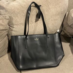 New Kate spade handbag. Never used
